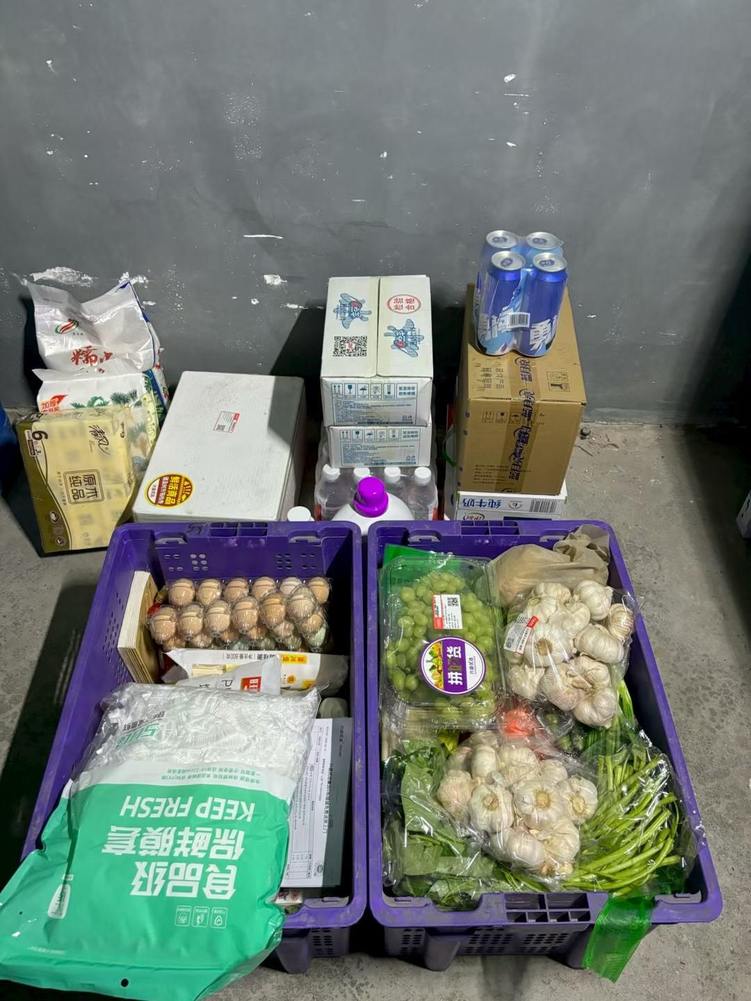 邻居跟我说，因为哥哥家女儿在这住了一半个月把哥嫂子给得罪了。现在都兴放暑假孩子去