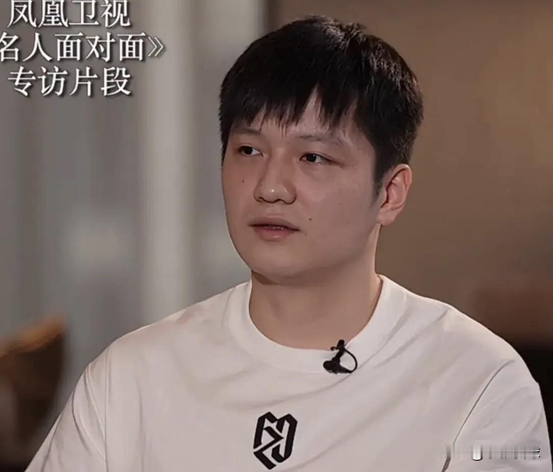 樊振东一出声，刘国梁指导的悬疑排除了。樊振东去德国打球时，网上讨论非常激烈。