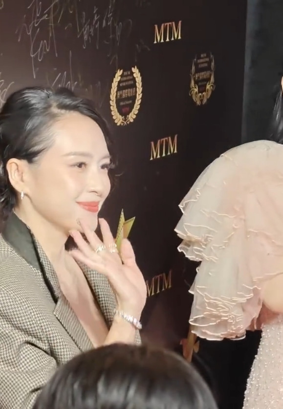 章子怡估计很难再婚了，​不是因为她年纪大了，​也不是因为还惦记前夫汪峰，而是