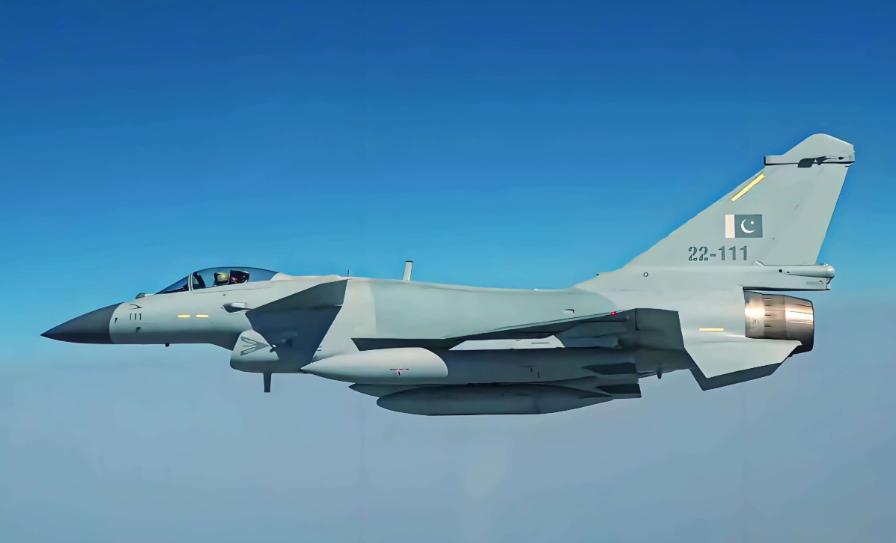 放弃歼10后，印尼转头求购枭龙战机，一买就是40架根据媒体报道，此前准备购买歼