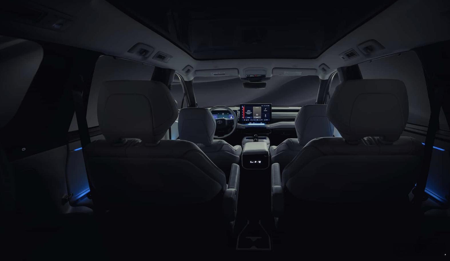 丰田最新的大三排SUV，内部长这样？丰田此前预告将推出一款全新车型，最早外界猜测