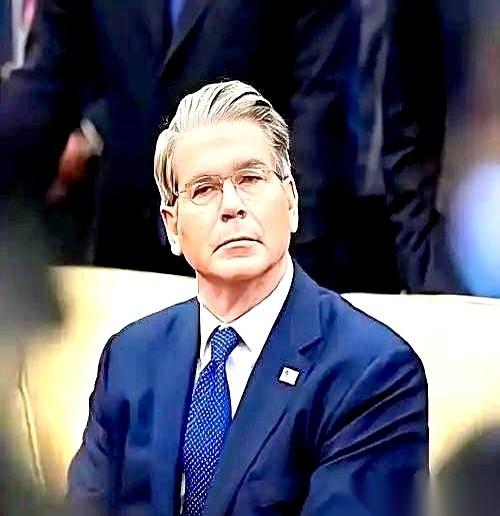 “我们制定规则对付中国，谁敢不从？”好家伙，我直接好家伙。刚在吉隆坡的谈判桌