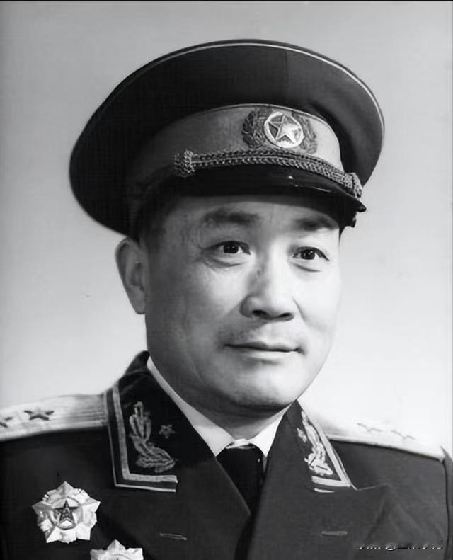 驻藏部队吃着白米却浮肿倒地，张国华查遍全军只有一个连安然无恙，那口穷锅里藏着他们
