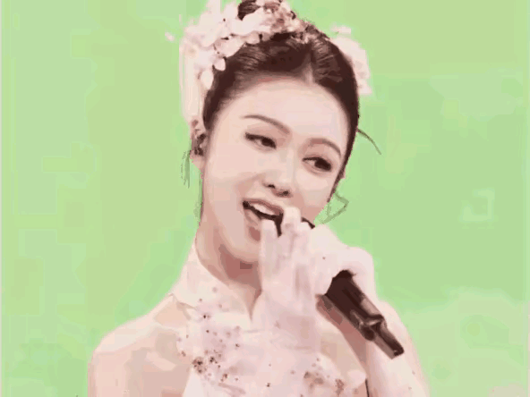 45岁的薛凯琪在10美里属于年龄偏大的，比她年龄大的有4人，比她小的有5个，可是