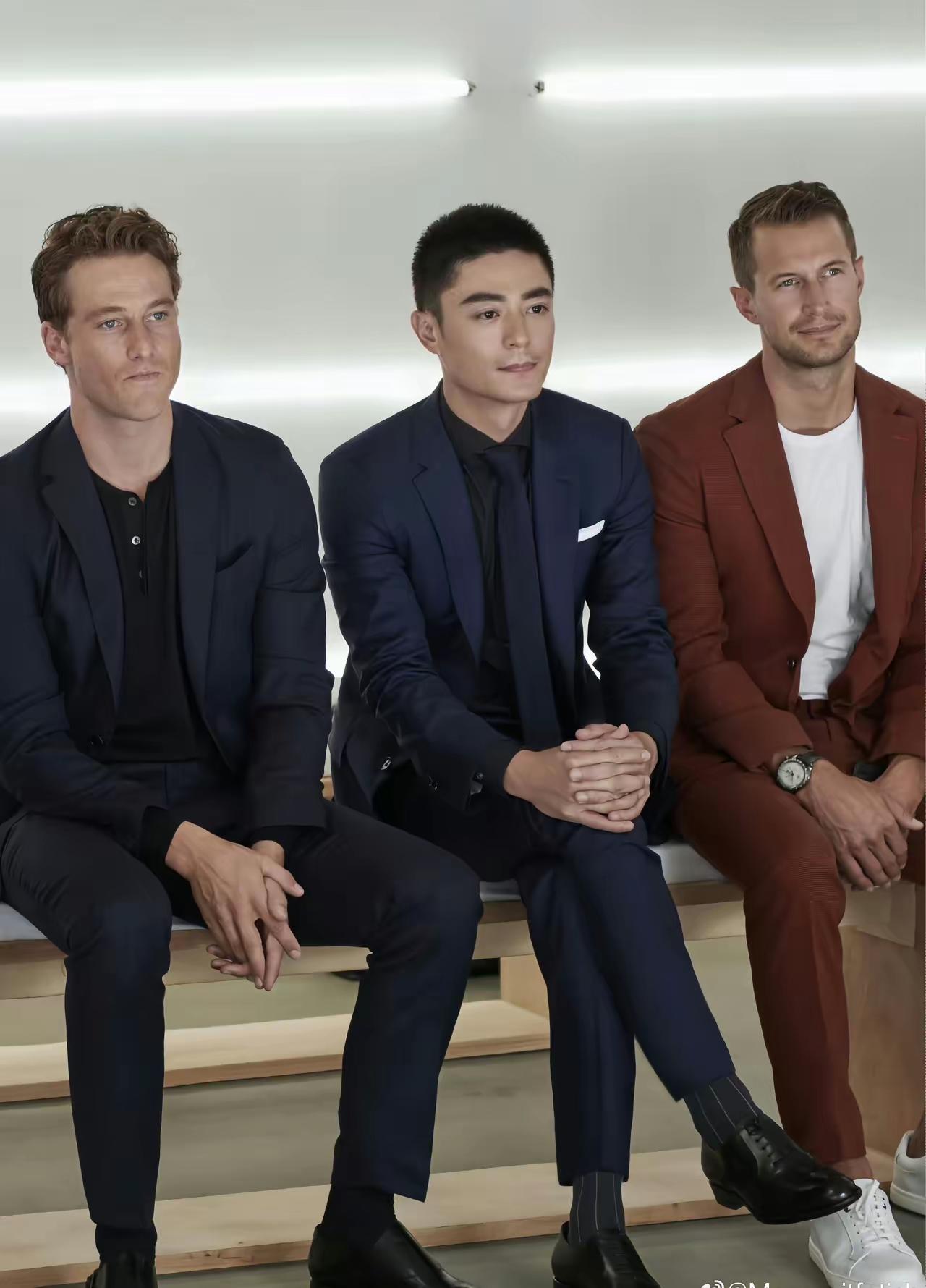 欧洲人五官和亚洲人五官哪个更好看，答案肯定是欧洲人的好看，把欧洲帅哥和亚洲帅哥放