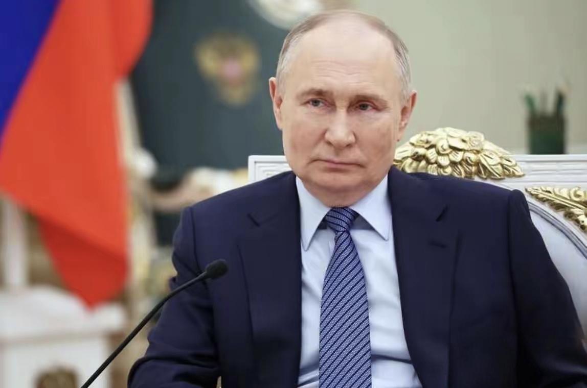 普京行动太快了：直接发出邀请，让王毅亲自赴俄，有要事相商。11月28日，中