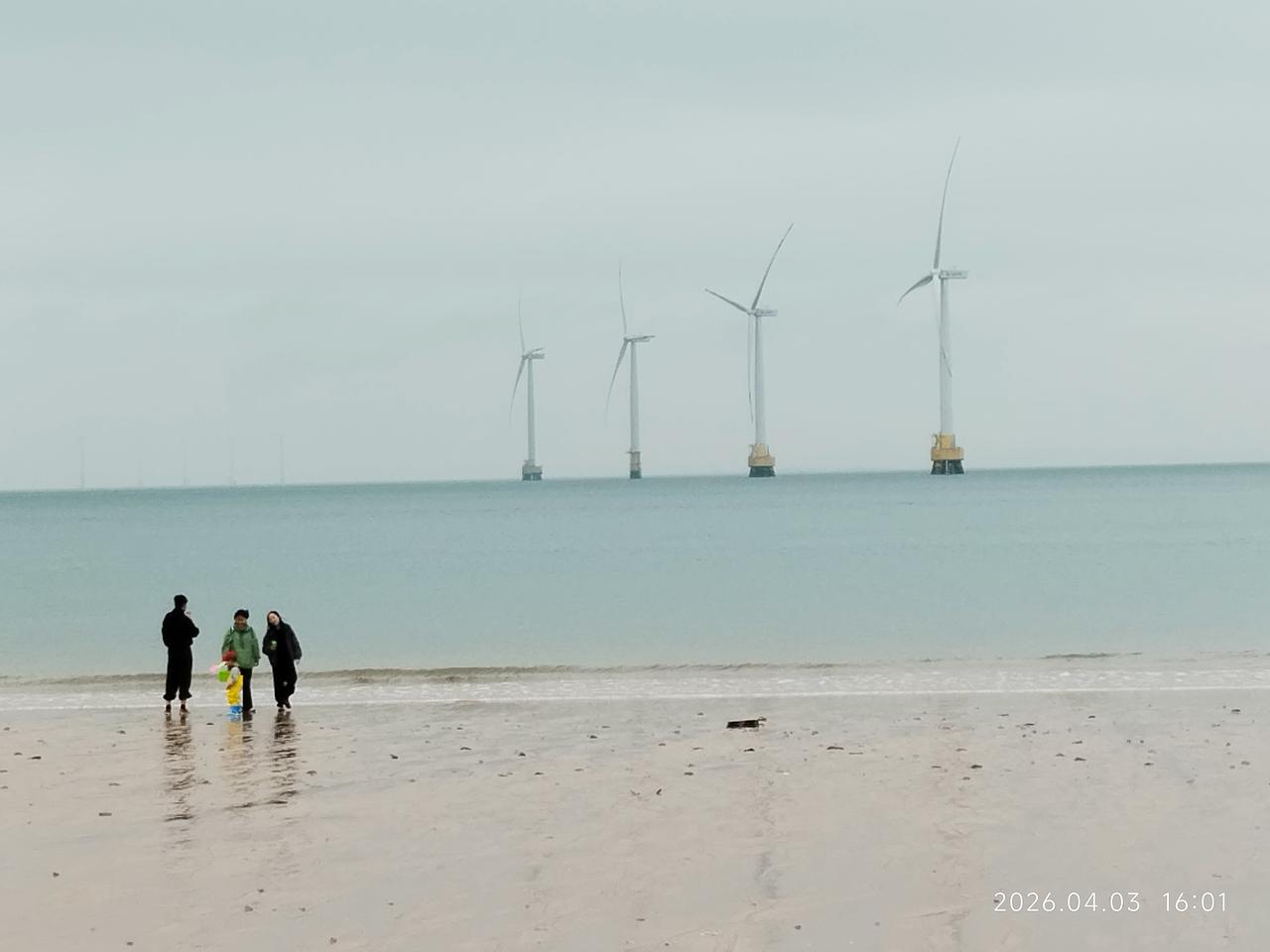 我知道的平潭岛福建省最大的海岛:平潭岛，也是离台湾最近的。出了平潭火车站，去