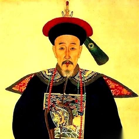 嘉庆问和珅：你贪那么多钱，花得完吗？和珅轻轻说了一句：“这都是替皇上撑门面的。