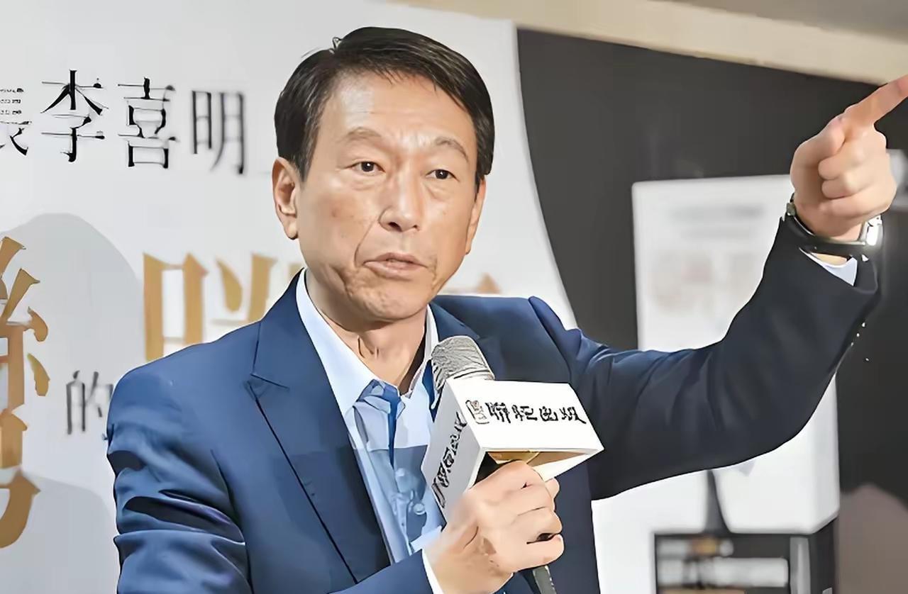 台湾前参谋总长李喜明一席话，让岛内炸锅！他直言解放军不是不敢打，而是时机未到。李