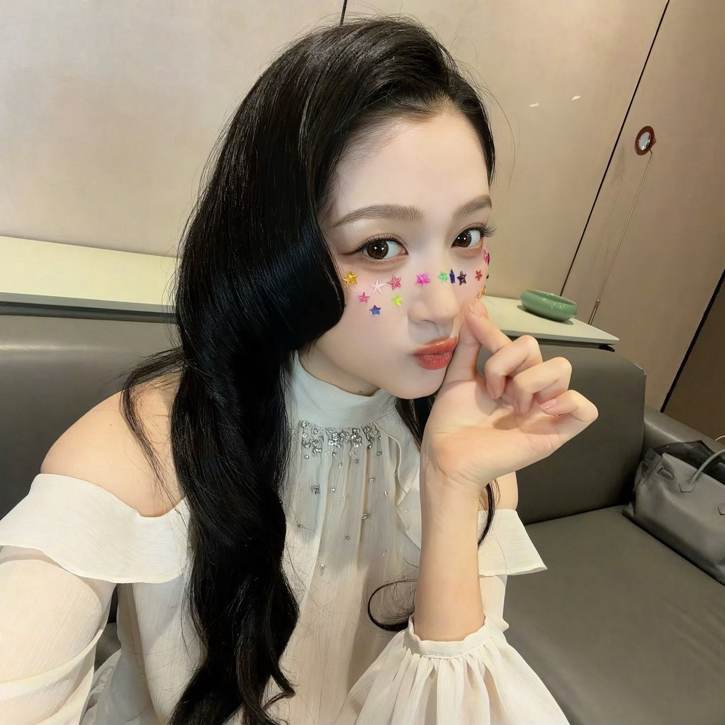 #网图原图分享#·刘些宁邓恩熙关晓彤抱图留评非粉禁拿已修复🈲盗发现永久拉黑​​​