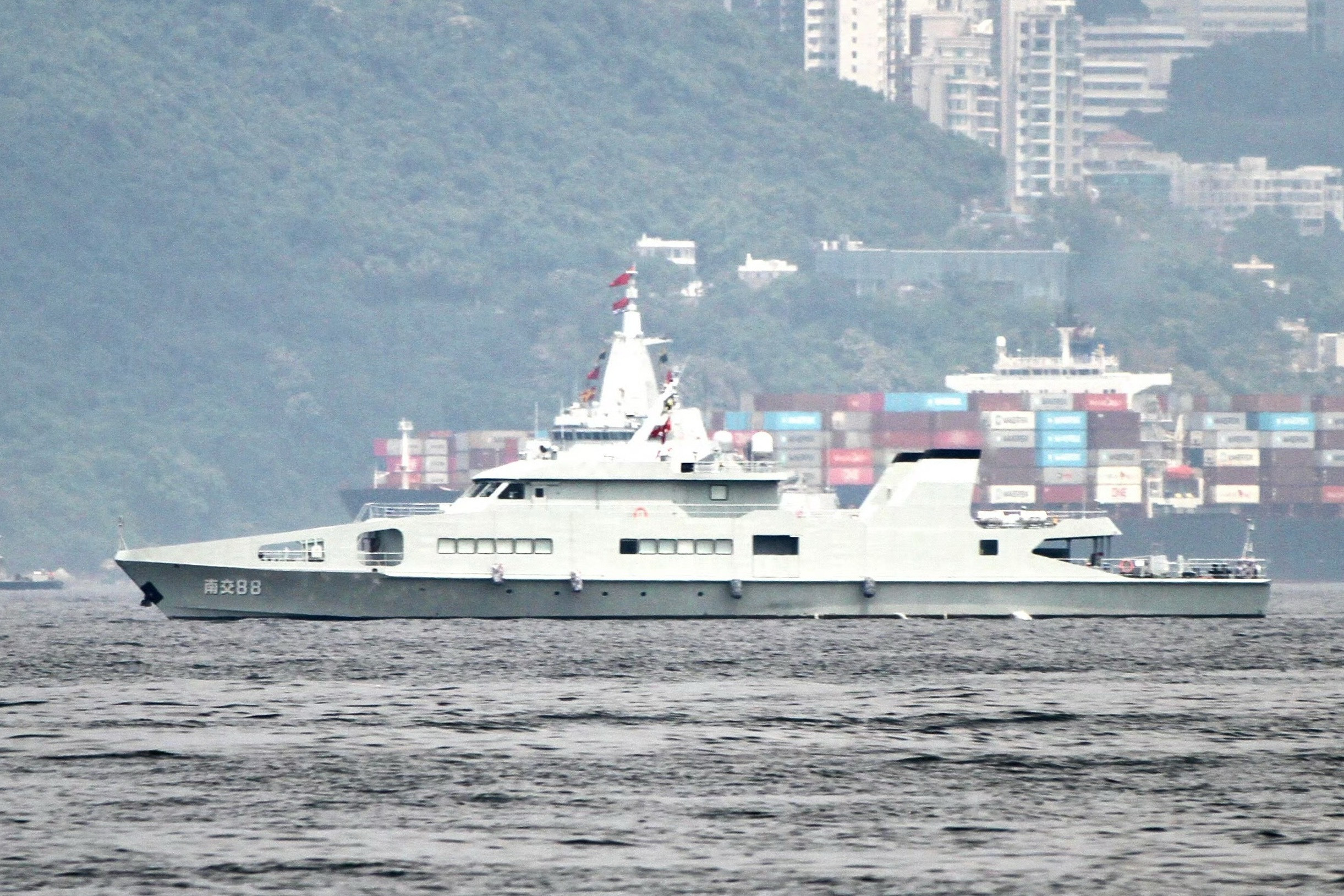 东大新型055导弹艇​​​