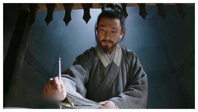 1457年，于谦被杀。明英宗朱祁镇一回后宫，孙太后满脸怒容地唾骂：“昏君！你杀了