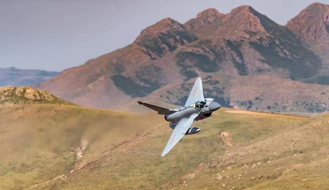 印尼买歼-10就对了世界名机嘛，三代半战机的王者，经过了实战的检验。千万别烦，猛