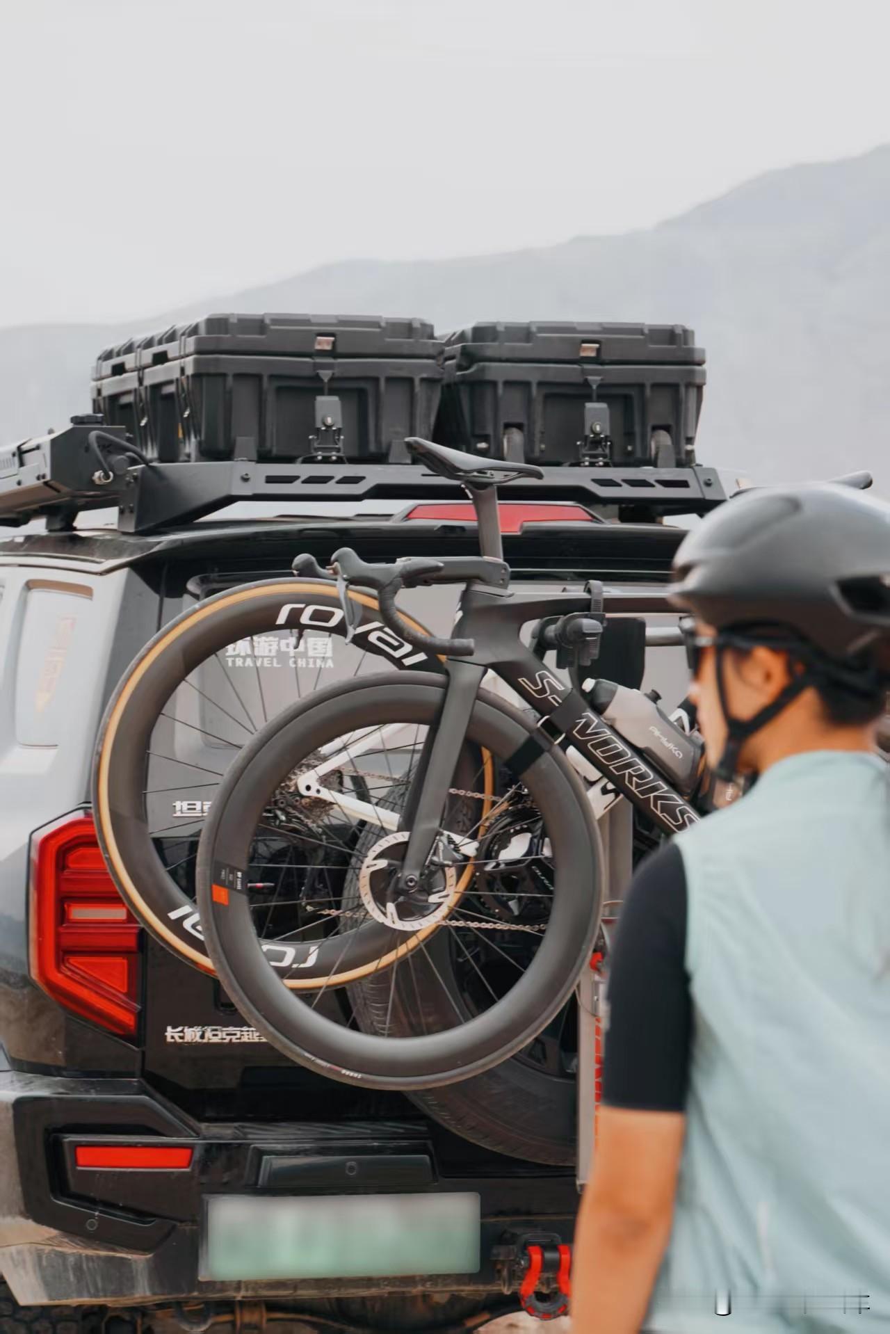 别再盯着魏建军拍了，你知道他为什么要走网红路线嘛？如果说，是为了流量，进而提