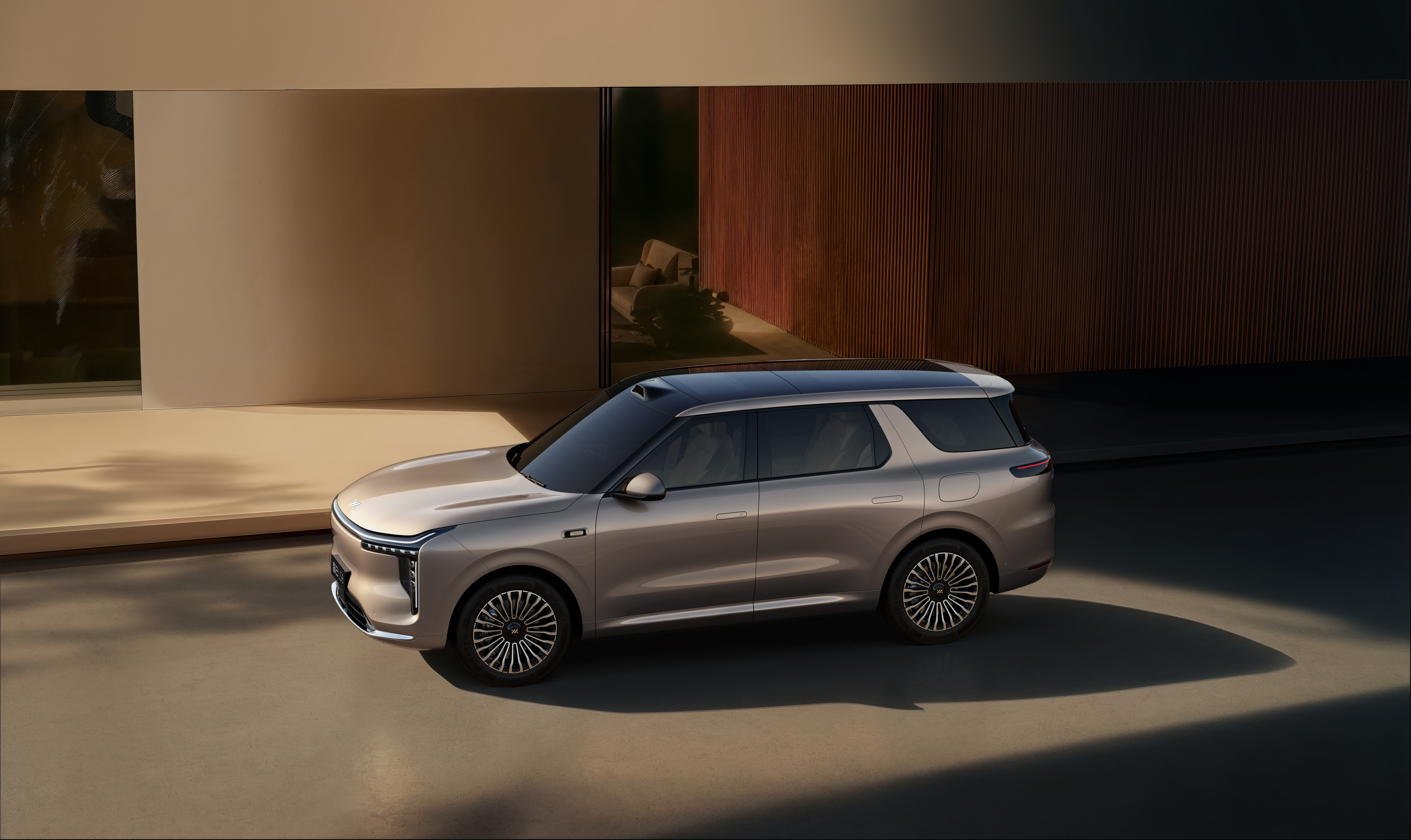 智己LS8——上海滩揽胜的尊容之姿！