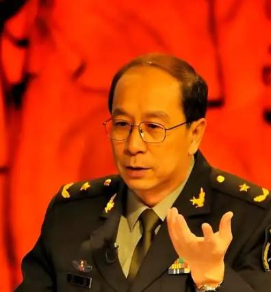 据说美国记者曾经问金一南：“如果把中国2000亿的三峡大坝炸了，中国会怎么办？”