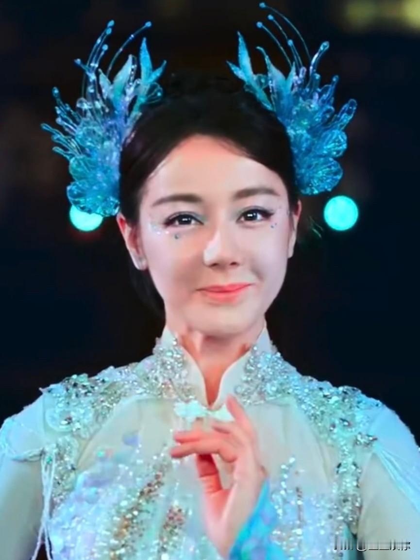 为啥有人觉得热巴就不需要做医美？明星做医美又不是啥黑点，有的人年纪到了也需要医美