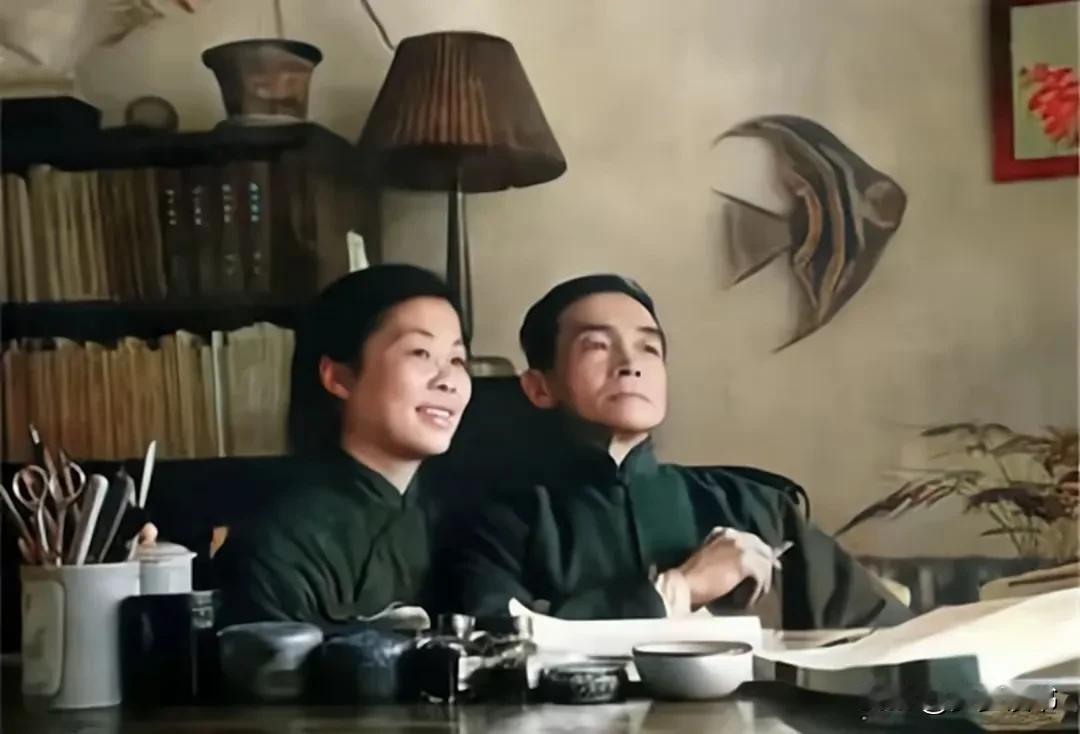 1962年，61岁的梁思成，迎娶小自己27岁的助手林洙，新婚夜，梁思成对