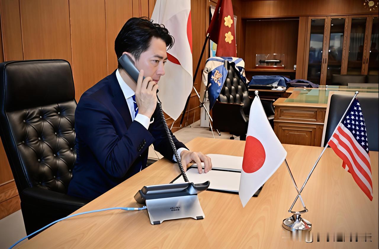 小泉进次郎的这个操作直接被日本网友讽刺了！！！！12月12日，日本防卫相小泉