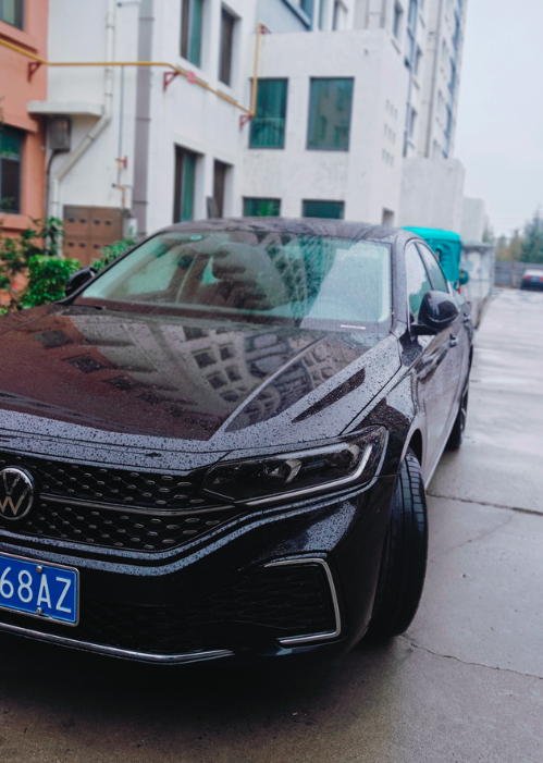 帕萨特380提车半月分享篇帕萨特提车已有半月时间了，出4s店时加了300大洋的