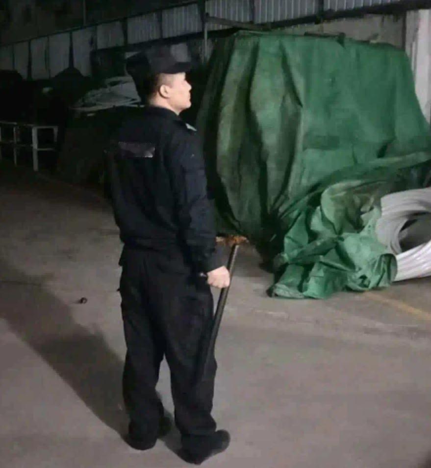 夜班保安最怕的是什么?有人说害怕灵异事件，特别是刮风下雨天。告诉你，我就是夜班保