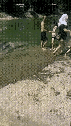 这个在我们这里，是娶不到老婆的。