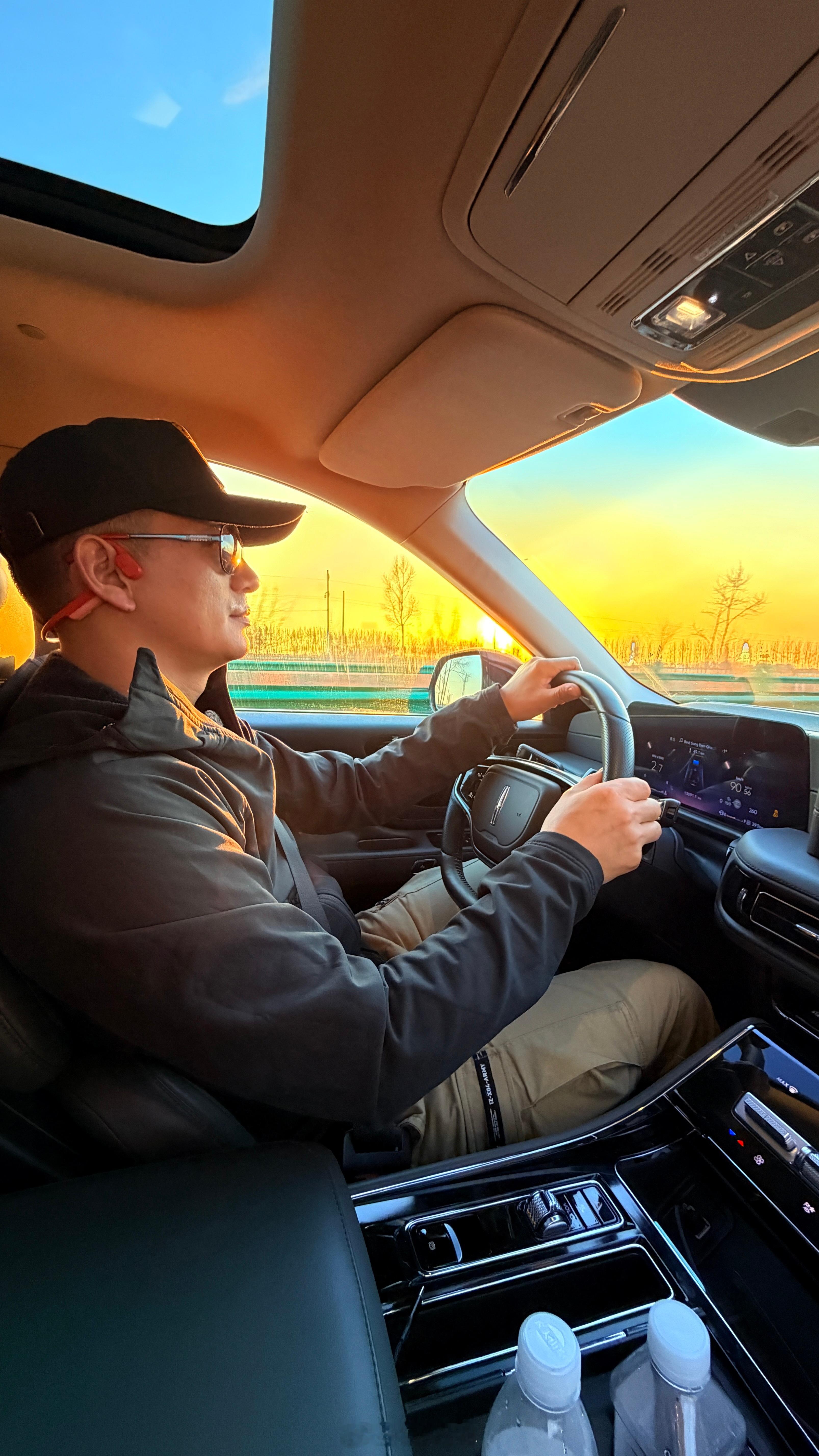 特斯拉监督下的FSD目前每510万英里发生一次重大车祸，美国平均70万英里发生一