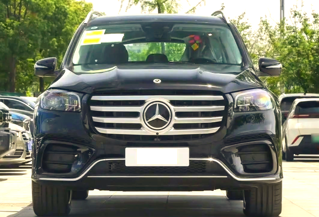 作为曾经的奔驰百万级豪华SUV，GLS这几年销量确实断崖式缩水，销量逐月下滑，26年8月份，GLS来