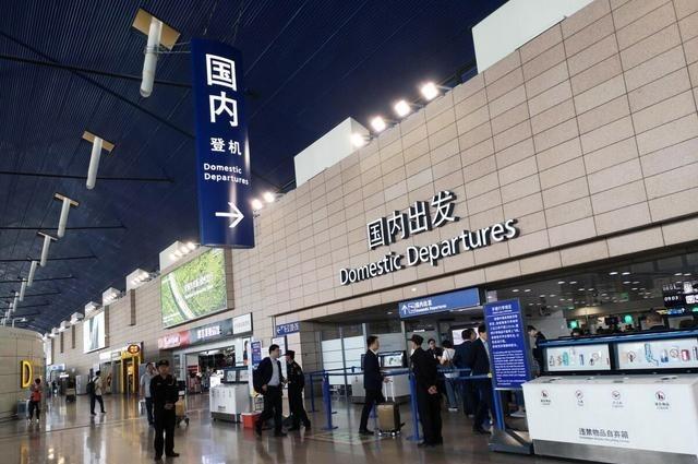 在网上总能听到，我国还有10亿人没坐过飞机，还有5亿人没用过马桶，并且有的人还以