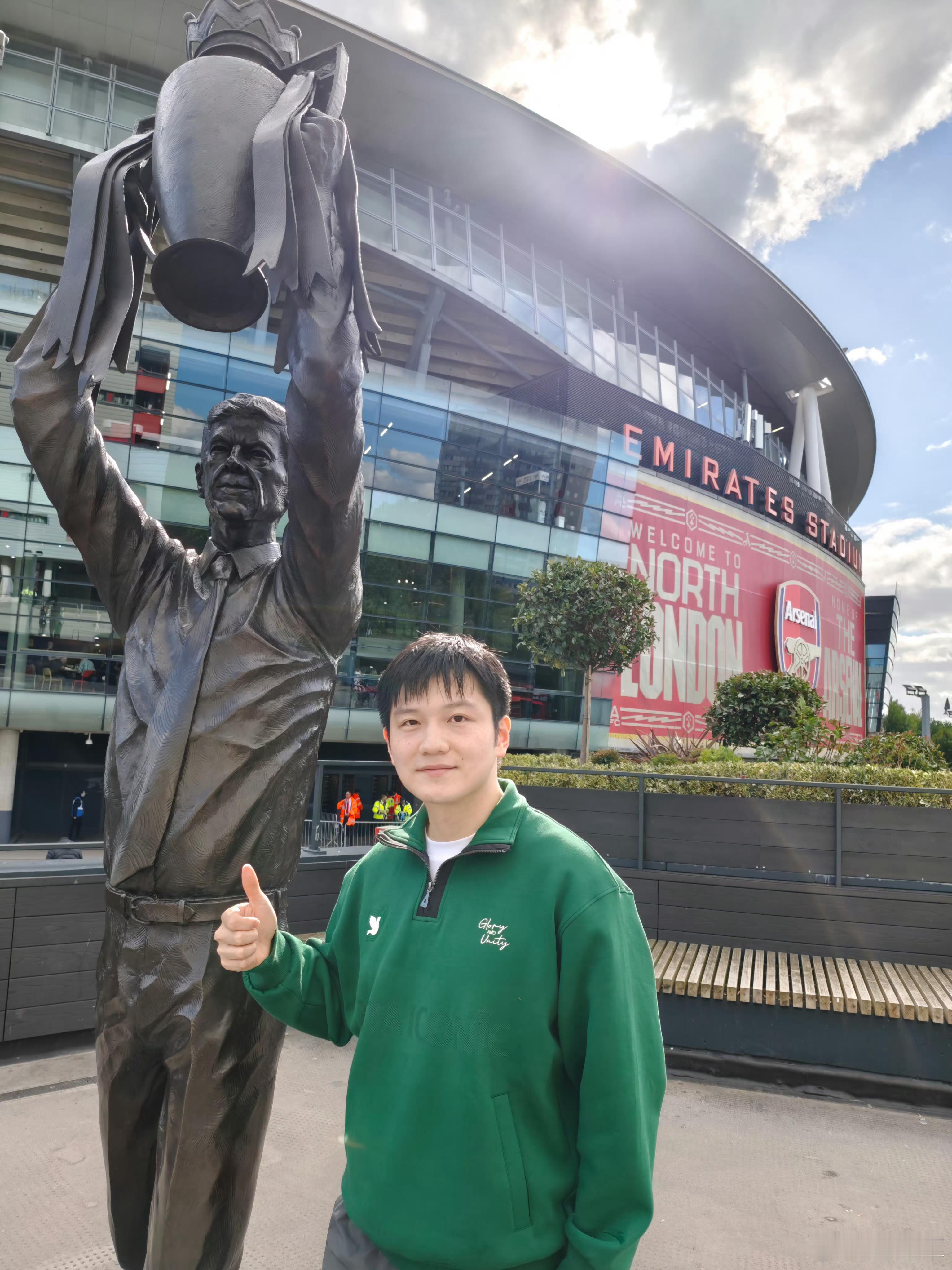 英超官方晒了樊振东萌萌星人出没期待看到🏓⚽的新联动