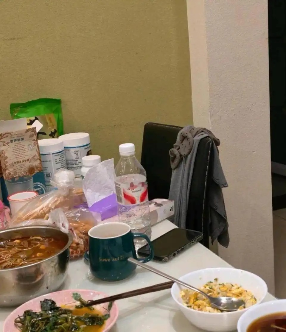 去朋友家吃饭看到这已经没胃口了​​​