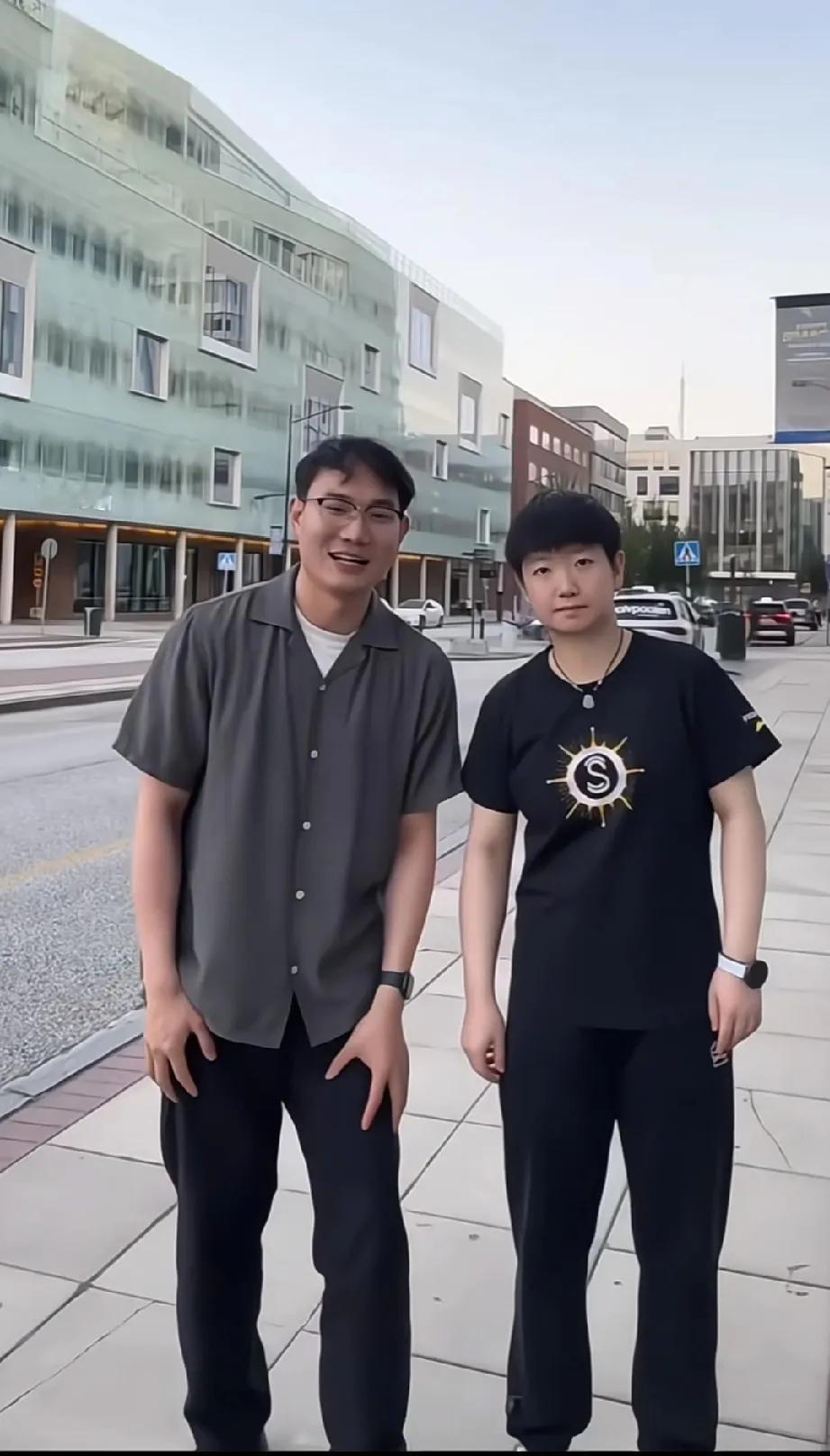 偶遇孙颖莎啦！又瘦又高超可爱，状态好绝谁懂！街头偶遇孙颖莎啦✨照片里莎