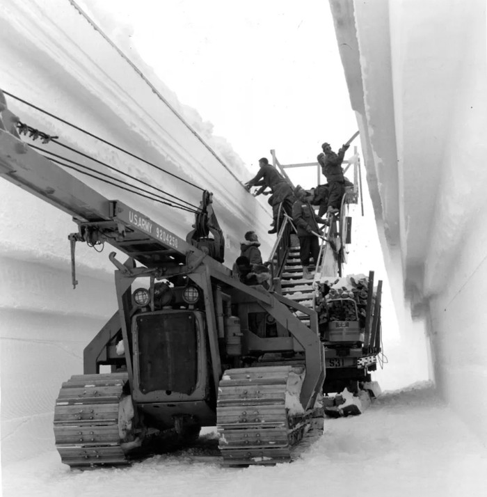 美国百年图谋：从求购到驻军的格陵兰岛争夺战