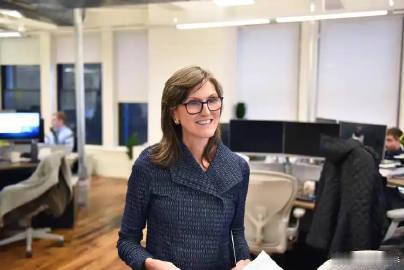 【木头姐力挺人形机器人：AI领域最大机遇之一】木头姐称人形机器人是AI领域最大