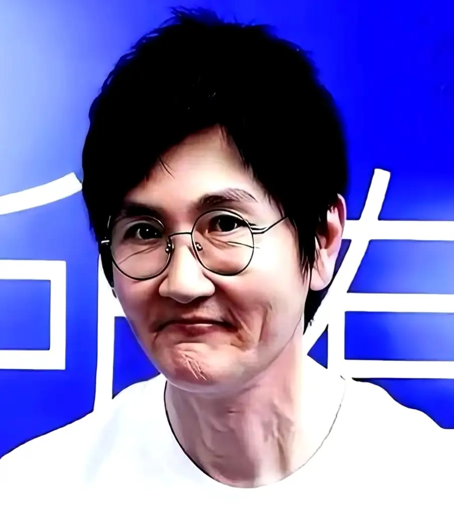 孙楠瘦成“巴掌脸”这事最近挺火，好多人都惊掉下巴，说完全认不出他。据说他半年内减