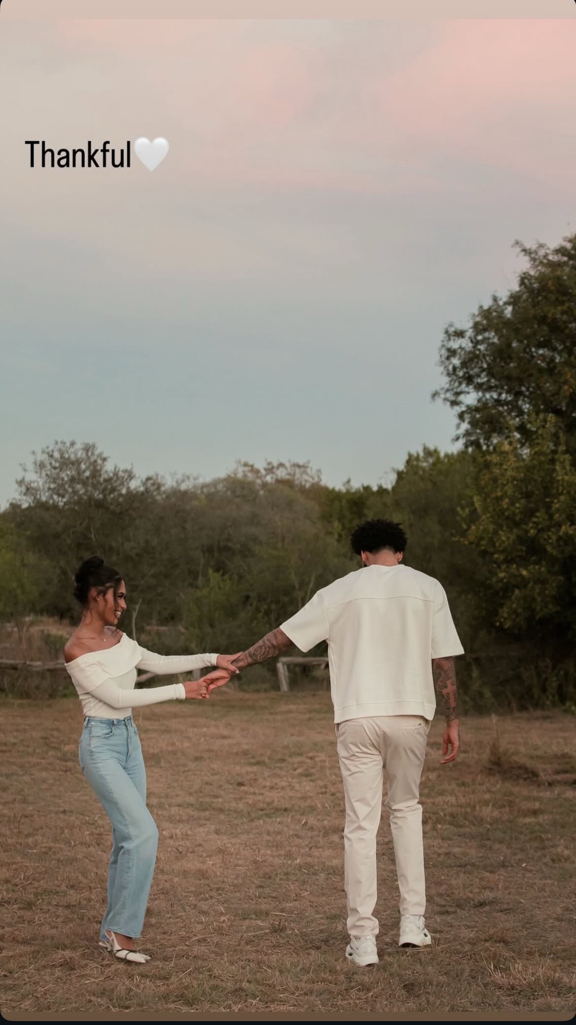 感恩妻子、感恩家人尚帕尼晒出一组合影超话创作官｜圣安东尼奥马刺｜感恩节