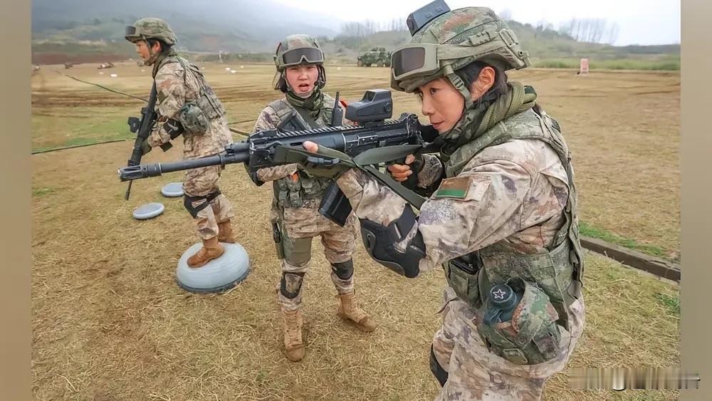 191突击步枪打油诗出炉，国产三大标志性步枪为何如此不堪？最近