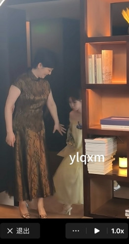 妈妈热乎乎的，女儿冷冰冰的[吃瓜]徐帆这么好的基因自己不生，领养，我理解不了