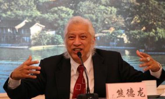 “我没有一丝一毫的中国血统，但我有100%的中国心，我将用一生来报答中国！”20