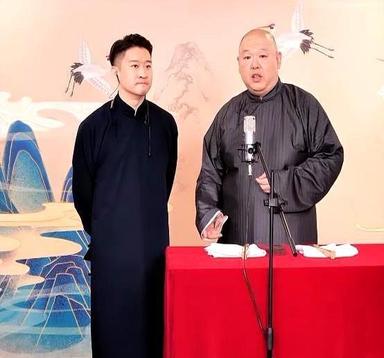 曹云金说：郭德纲就是看别人赚钱眼红，辉煌的时候，我去外边接一个商演随便几十万，那