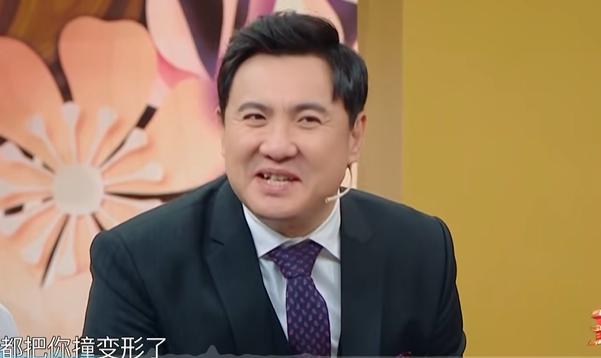 花花：“最不喜欢王牌家族的谁？一个字。”杨迪：“你。我们俩撞型了。”沈腾