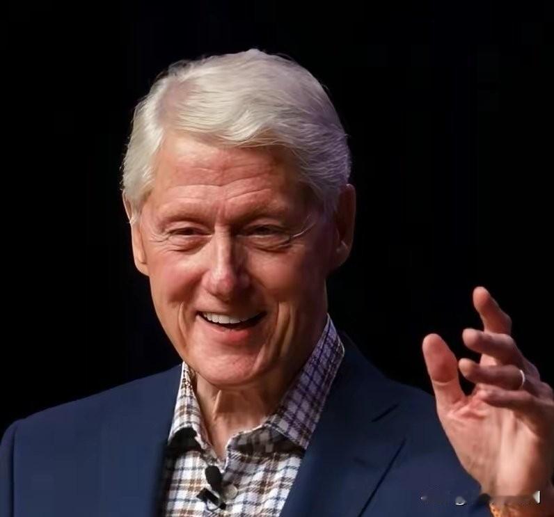 美国司法部14日依照特朗普总统的要求，启动对爱泼斯坦（JeffreyEpste