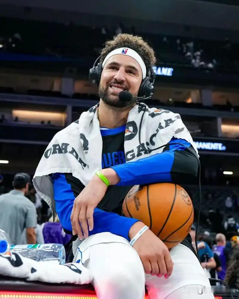 独行侠球星克莱-汤普森真是篮球之耻！虽然今天独行侠在客场以100:98险胜国王，