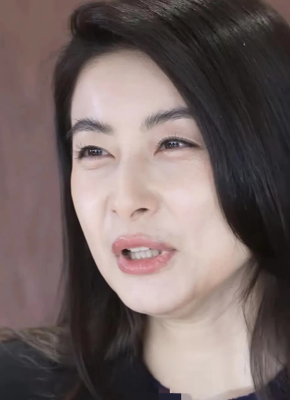 你们猜怎么着？郭晶晶被问霍家每月给多少生活费时，一句话直接把场子