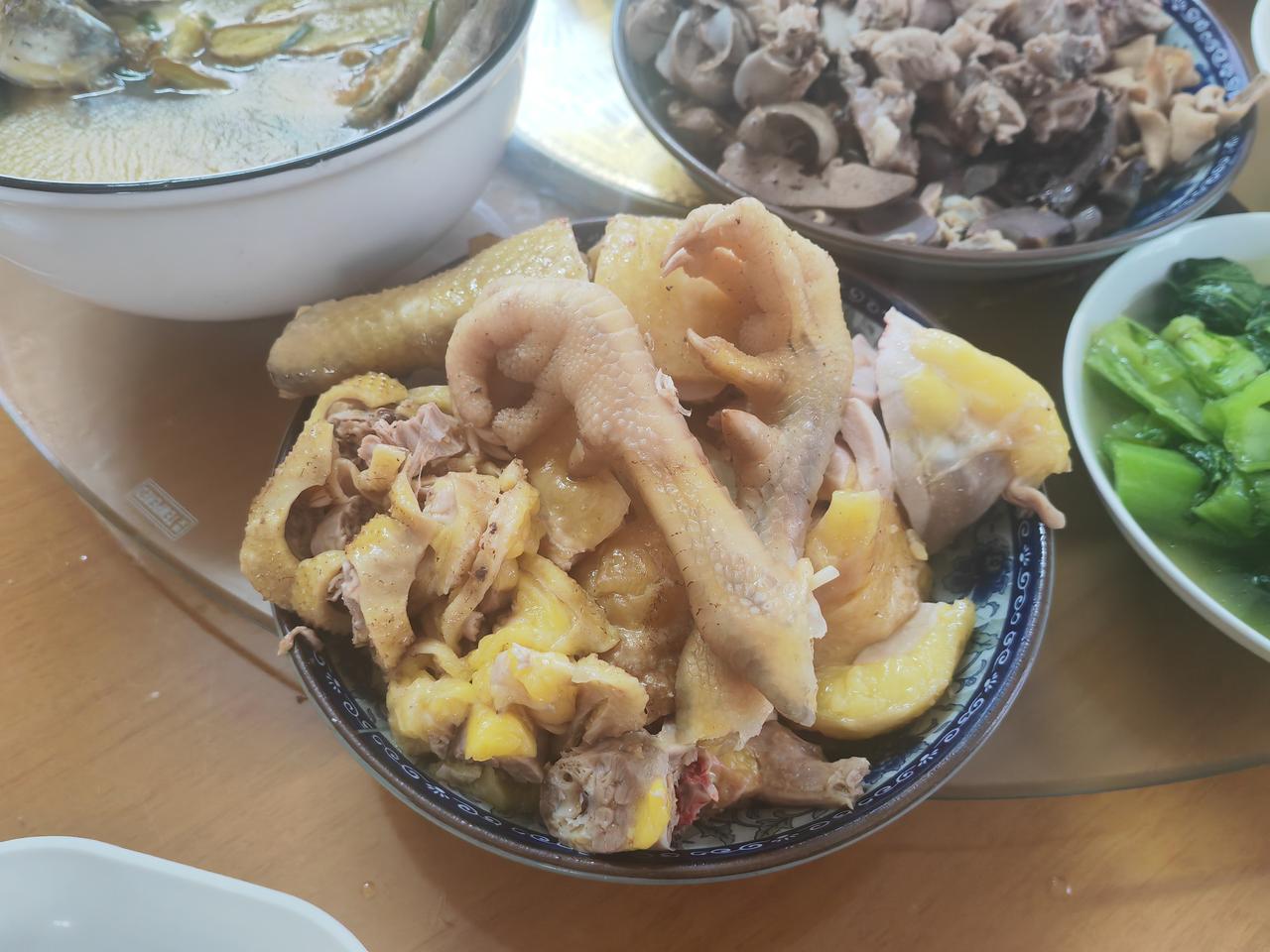 晒图笔记大赛年夜饭，是不是很简单很清淡呢？？[呲牙笑][呲牙笑][呲牙笑]有鸡有鱼，