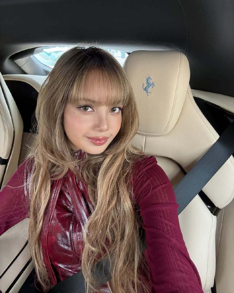 坐法拉利的成功女人🏎️​​​