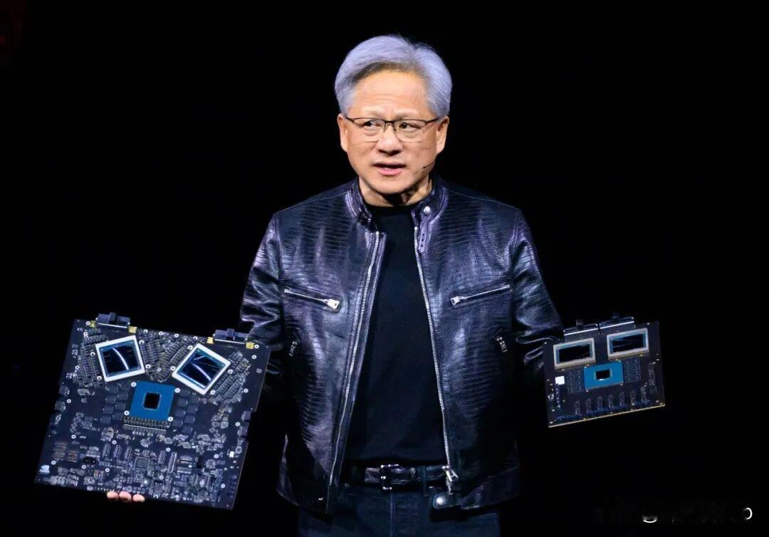 黄仁勋一边喊着口号“最先进芯片不能给龙国”一边又高调随行，说“我首先是龙