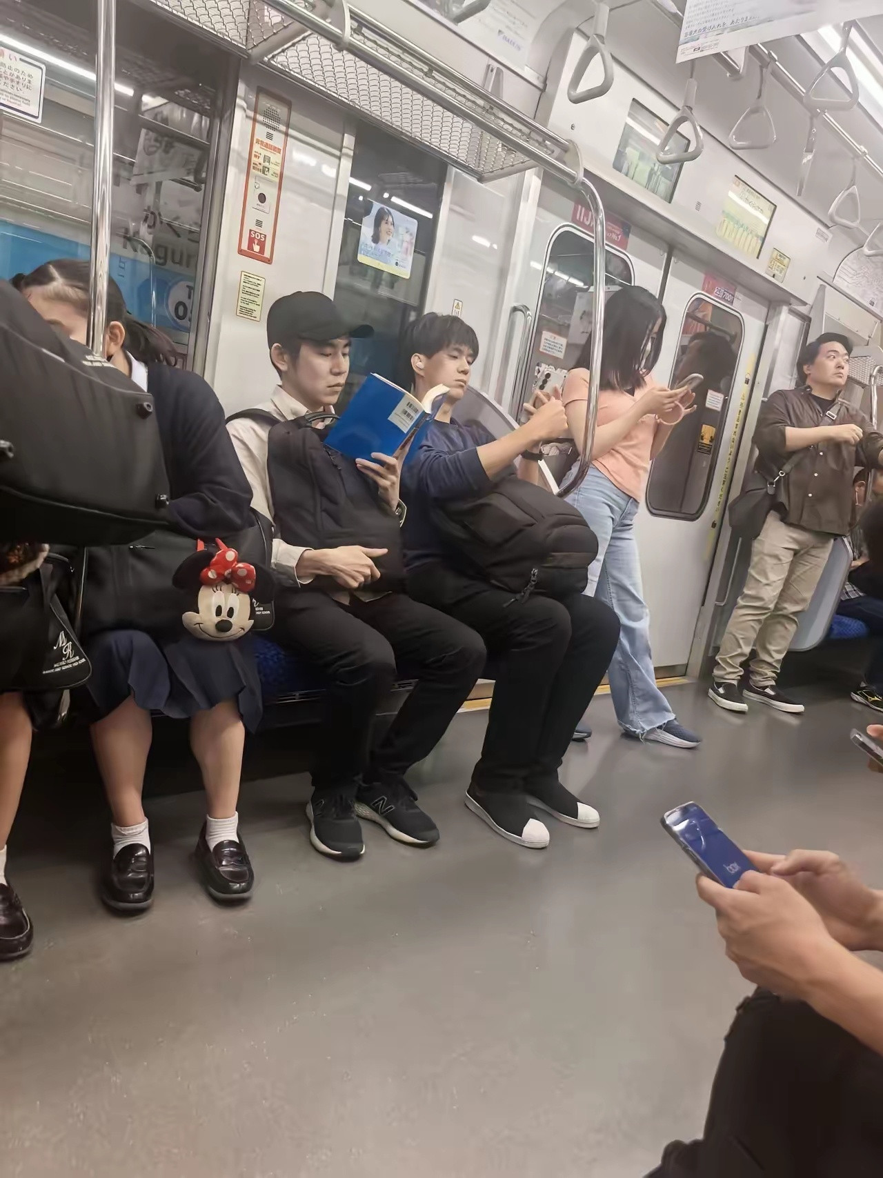 这个是哪国的地铁？提示一下，不是我们国内的，能猜出来的绝对是一位高手？