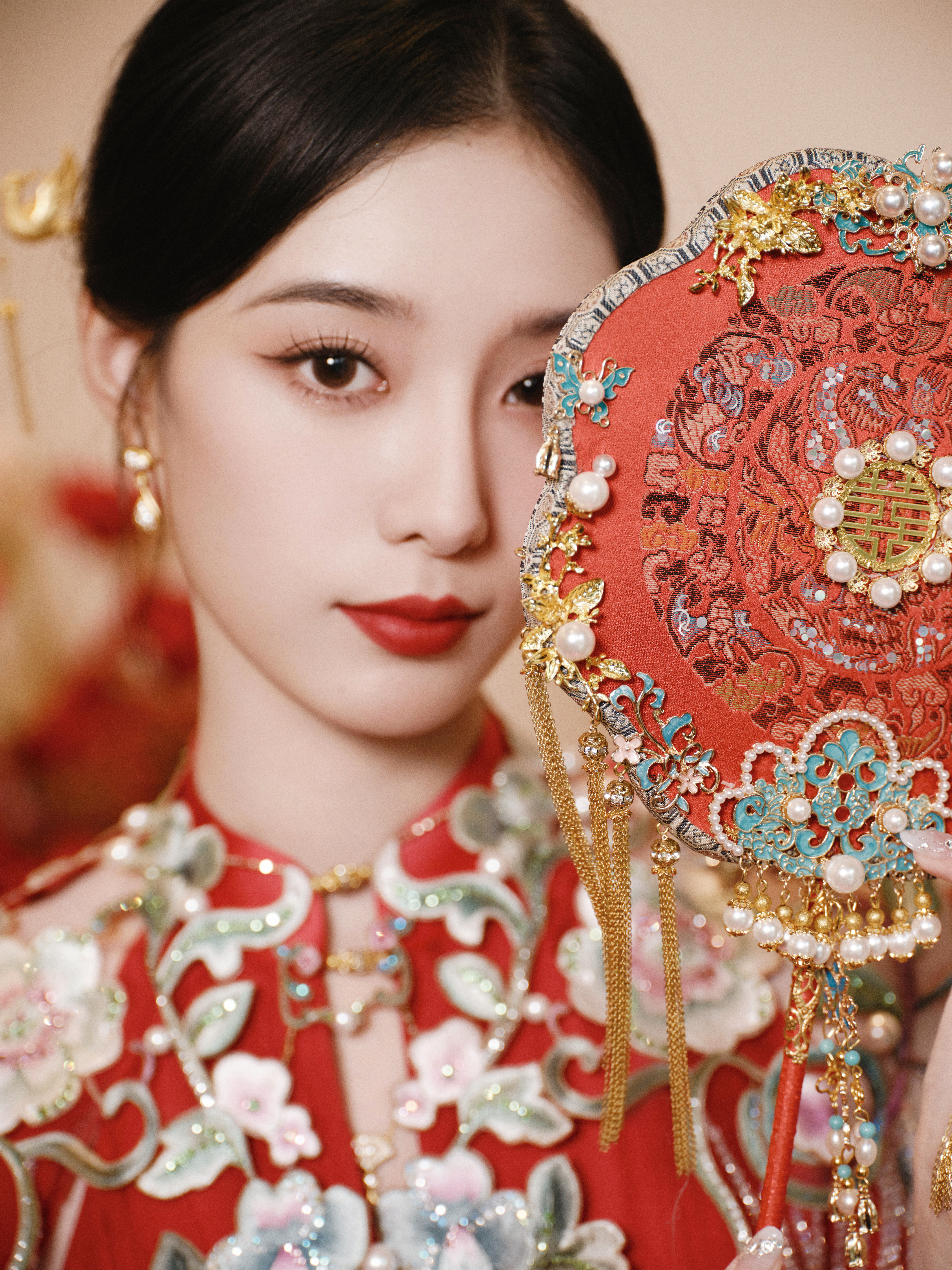 徐艺洋苏绣中式喜服🌹徐艺洋一袭苏绣喜服惊艳全场——牡丹雍容、凤凰展翅每一针都