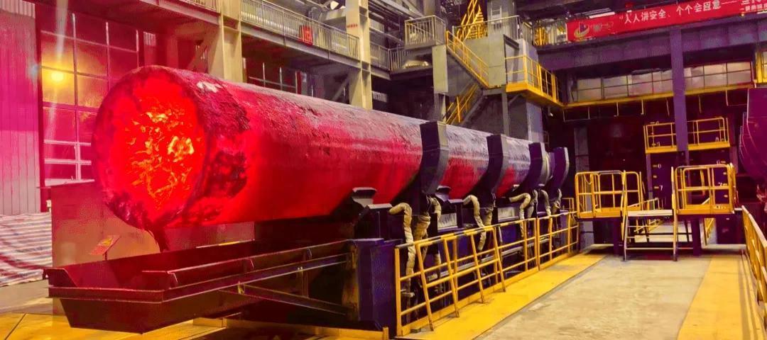 是金箍棒重量30倍，我国造出世界最大垂直铸坯，单根重量约200吨中国一重联合